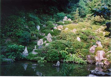 Photo by Harold Melville, of Ryotan-ji, a Rinzai Zen temple